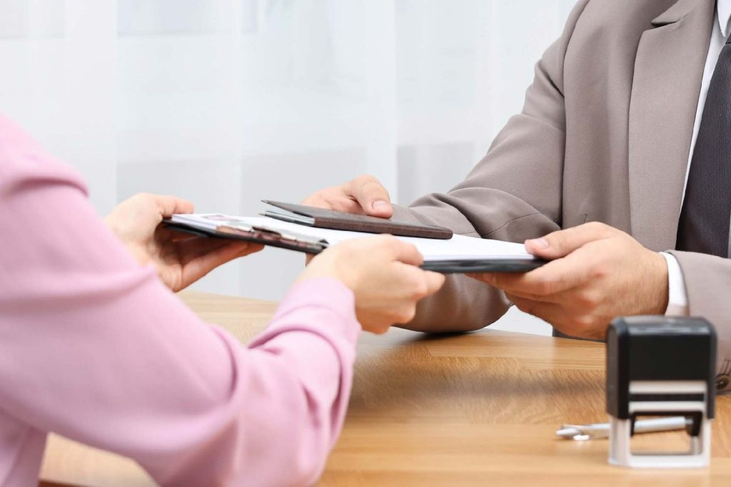 Как переехать в Исландию на ПМЖ