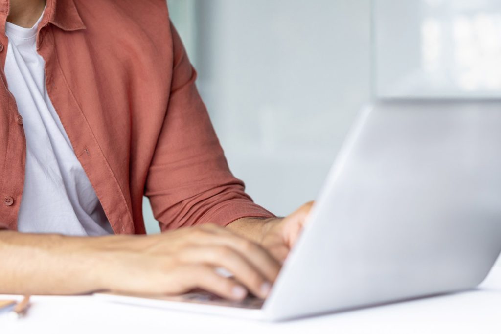 Рабочий переезд в Албанию